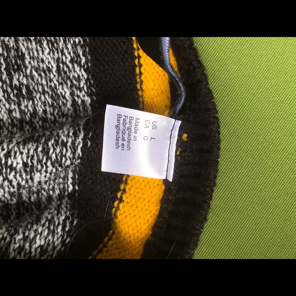 Sweater - Picture 3 of 3